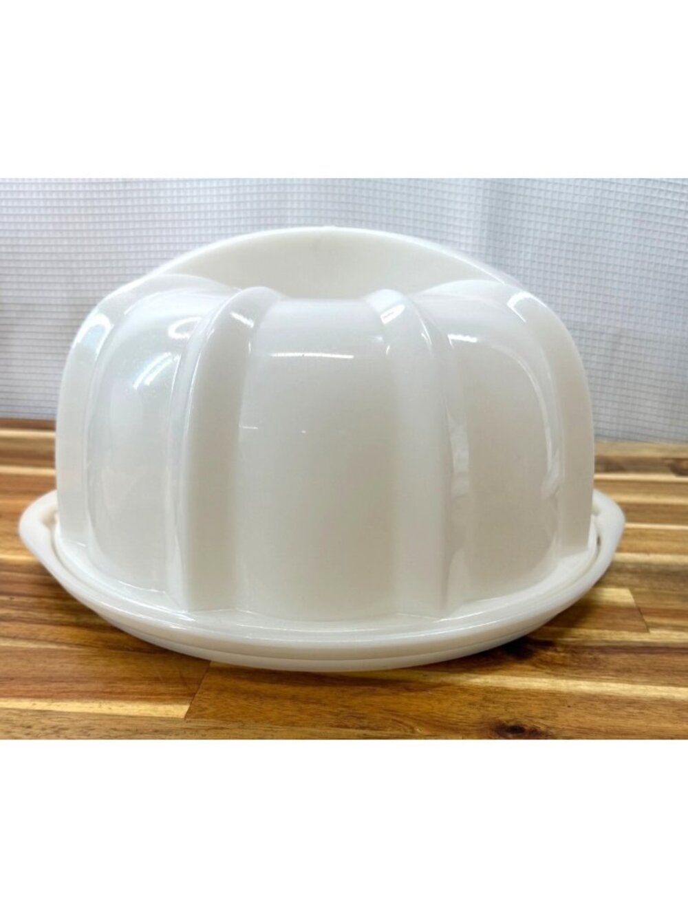 Vintage Gelatin Mold Set / storage container White Retro